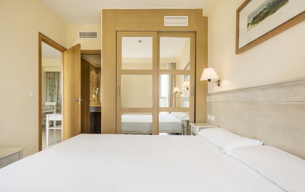 Aparthotel Ilunion Sancti Petri Novo Sancti Petri Kültér fotó