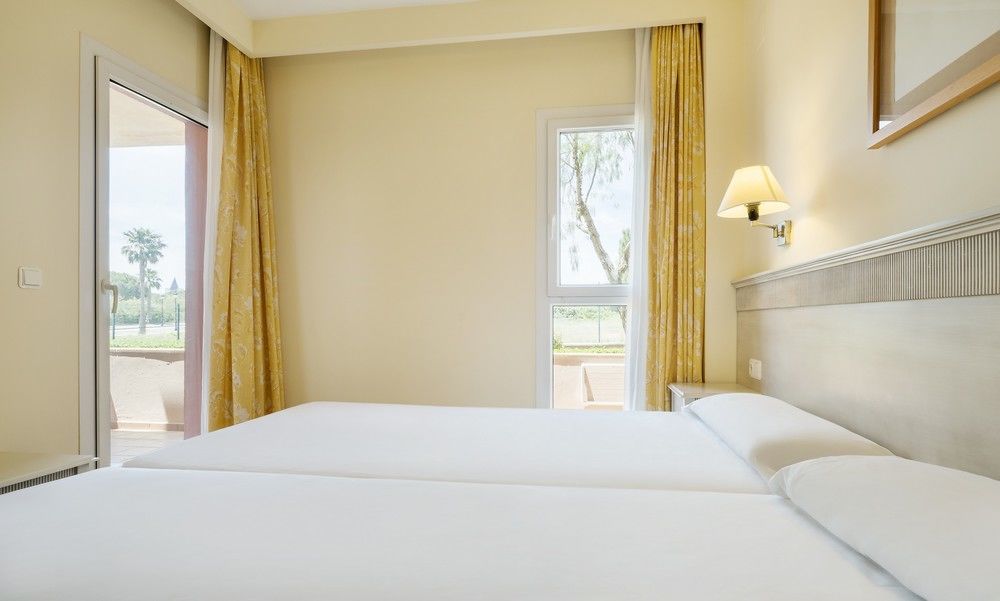 Aparthotel Ilunion Sancti Petri Novo Sancti Petri Kültér fotó